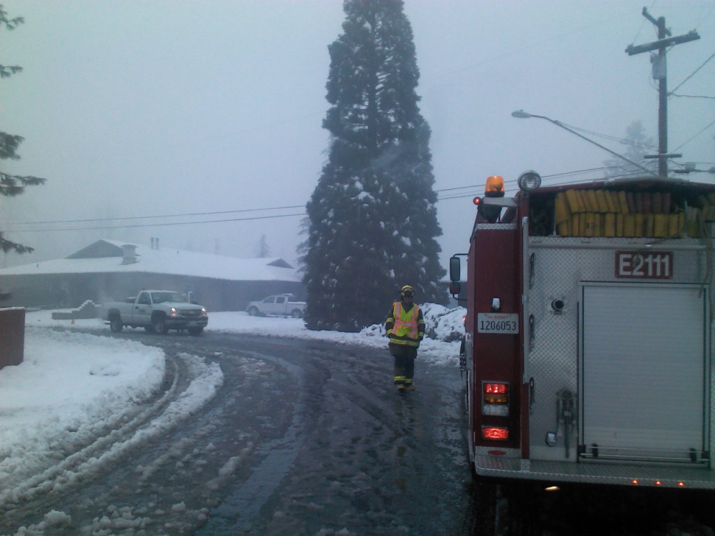 loading Gallery/Action//Powerline Down, 19jan2012/fullsize/2012-01-19 13.11.50.jpg... or select a thumbnail